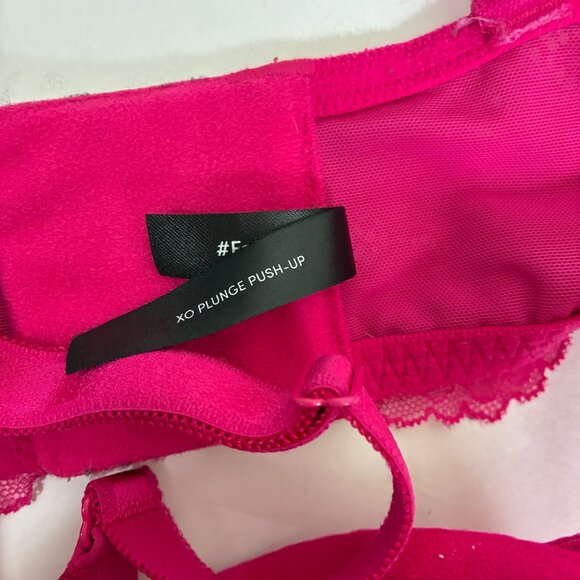 Torrid XO Push-Up Plunge Pink Floral Lace Sparkly Hearts Bra 38DDD Coquette - Picture 9 of 9